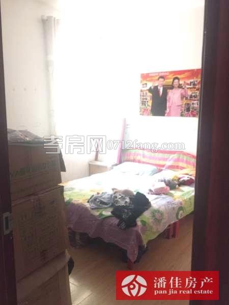 榮欣景城大三房精裝修120平證滿稅低60萬