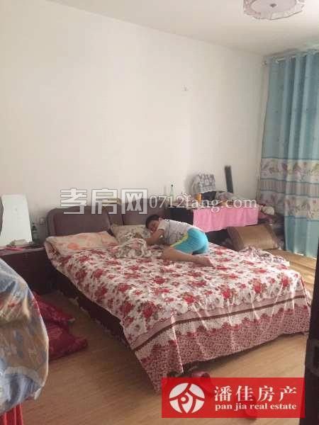 榮欣景城大三房精裝修120平證滿稅低60萬