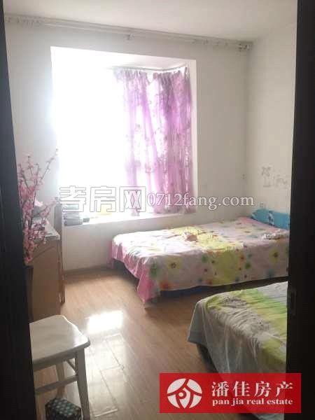 榮欣景城大三房精裝修120平證滿稅低60萬