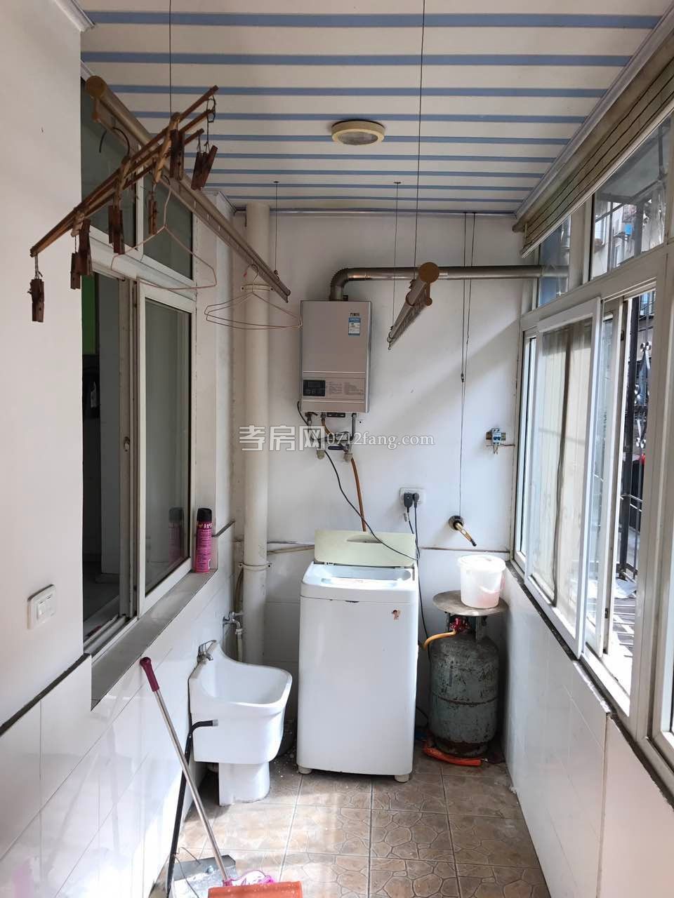 孝三路130平米家電家具齊全