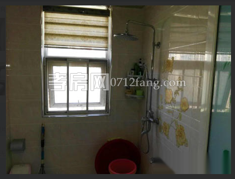 華隆家園3樓132平三室兩廳兩衛(wèi)雙陽(yáng)臺(tái)，毛坯房證件滿2！