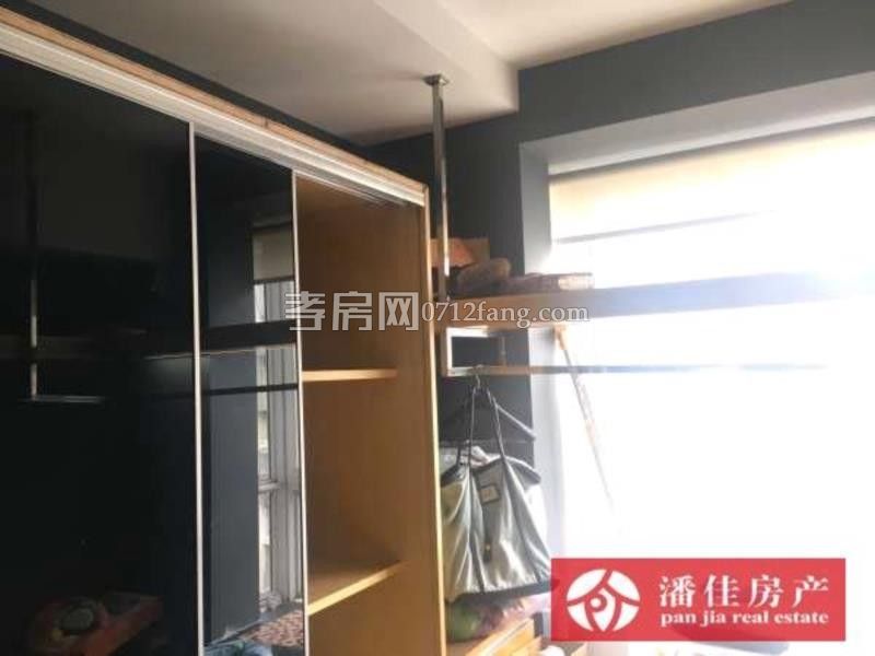 滿二體育館旁小康新村2室2廳1衛(wèi)109平精裝修拎包入住