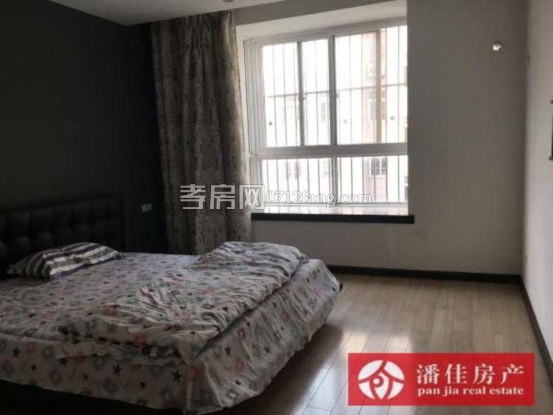 滿二體育館旁小康新村2室2廳1衛(wèi)109平精裝修拎包入住