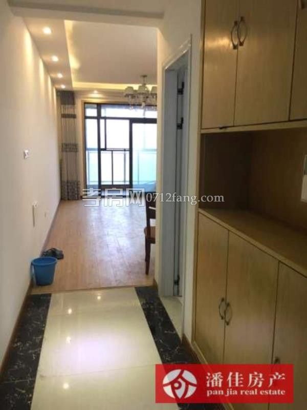 鼎觀世界3室2廳1衛(wèi)98平精裝修準(zhǔn)新房中間樓層