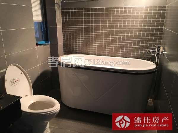 滿二掛口街131平中等裝修三面采光5樓拎包入住