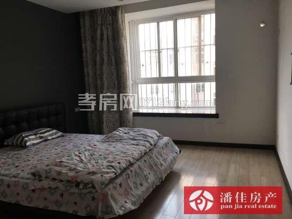 滿二掛口街131平中等裝修三面采光5樓拎包入住