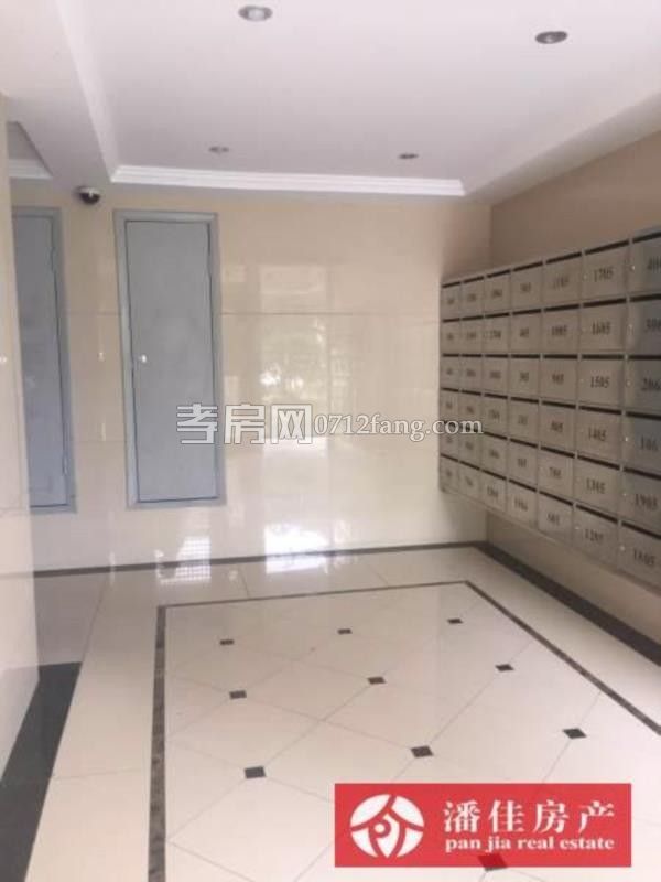 滿二掛口有證出讓地2室2廳1衛(wèi)毛坯111平2600元一平4樓