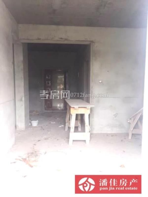 滿二掛口有證出讓地2室2廳1衛(wèi)毛坯111平2600元一平4樓