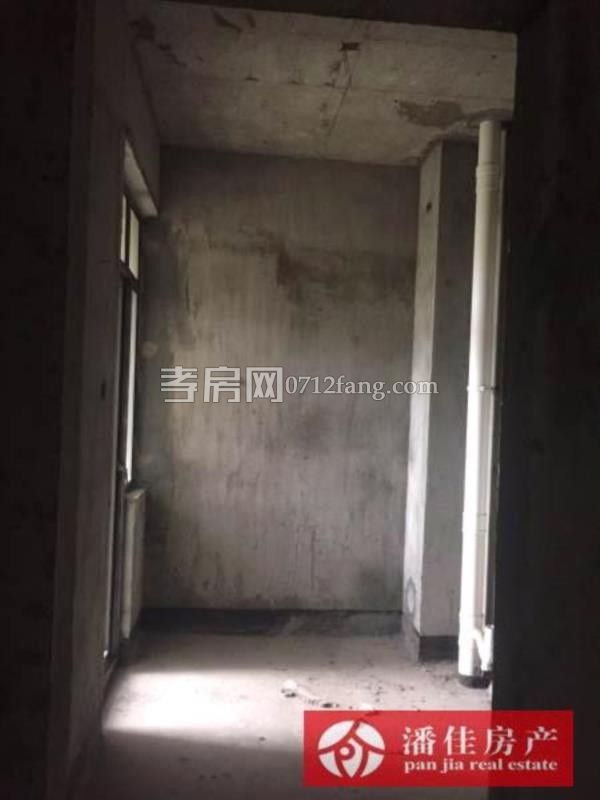 滿二掛口有證出讓地2室2廳1衛(wèi)毛坯111平2600元一平4樓