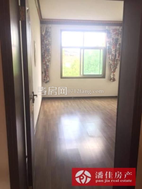 給小孩一個未來實小文昌 電信小區(qū)3室2廳1衛(wèi)101平