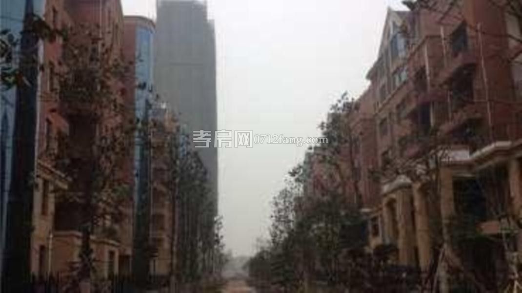 滿五 永新小區(qū)3室2廳1衛(wèi)126平簡單裝修3樓