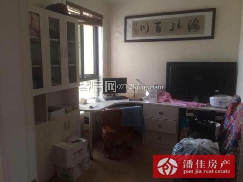 三面采光南北通透香港城一期4室2廳2衛(wèi)139送20平觀景房