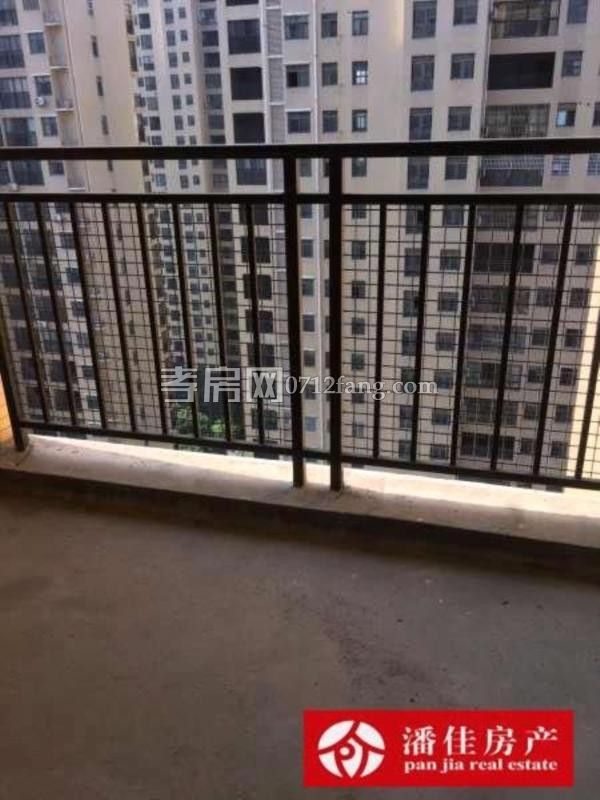 濱湖天地4室2廳2衛(wèi)127送20平毛坯特價出清