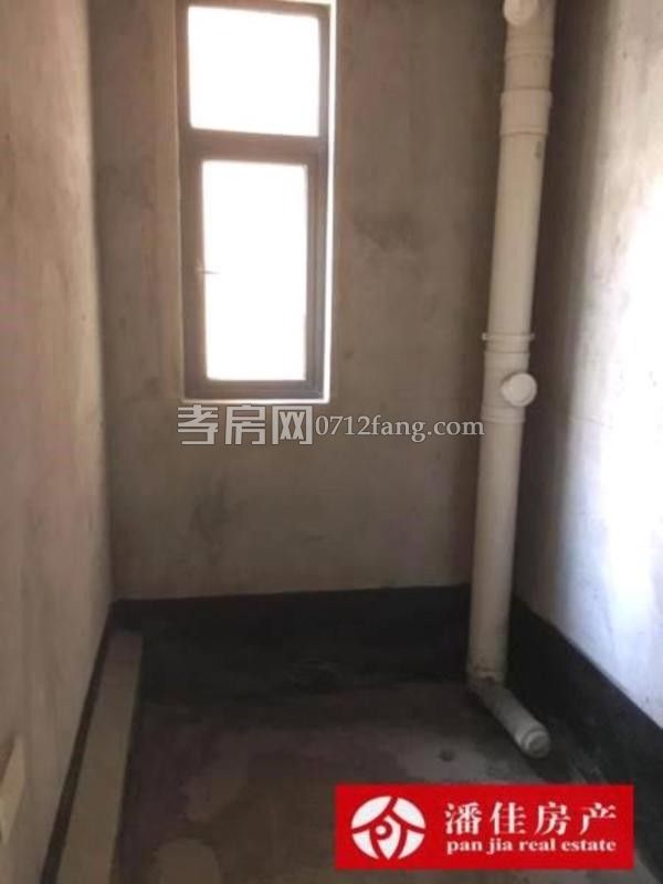 濱湖天地4室2廳2衛(wèi)127送20平毛坯特價出清