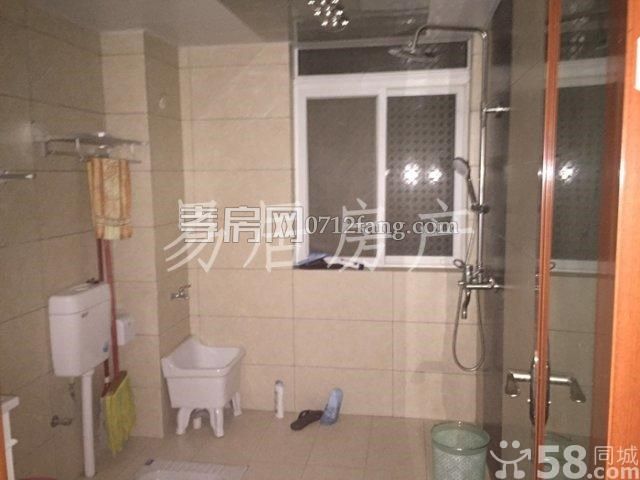 寶航新苑3房2廳2衛(wèi)精裝修