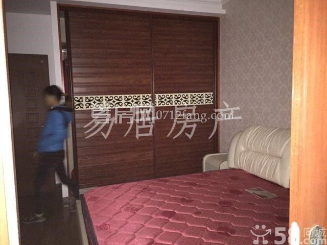 寶航新苑3房2廳2衛(wèi)精裝修