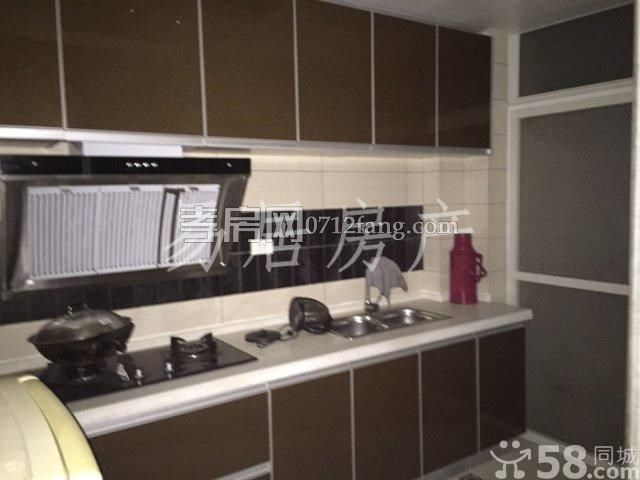 寶航新苑3房2廳2衛(wèi)精裝修