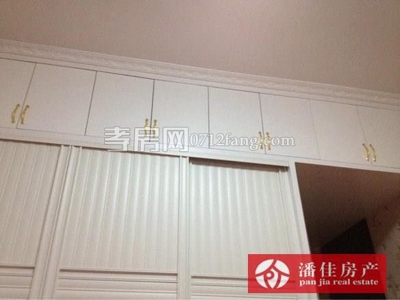 單價(jià)3100永新中學(xué)對(duì)面合力佳苑150平大三房二廳二衛(wèi)