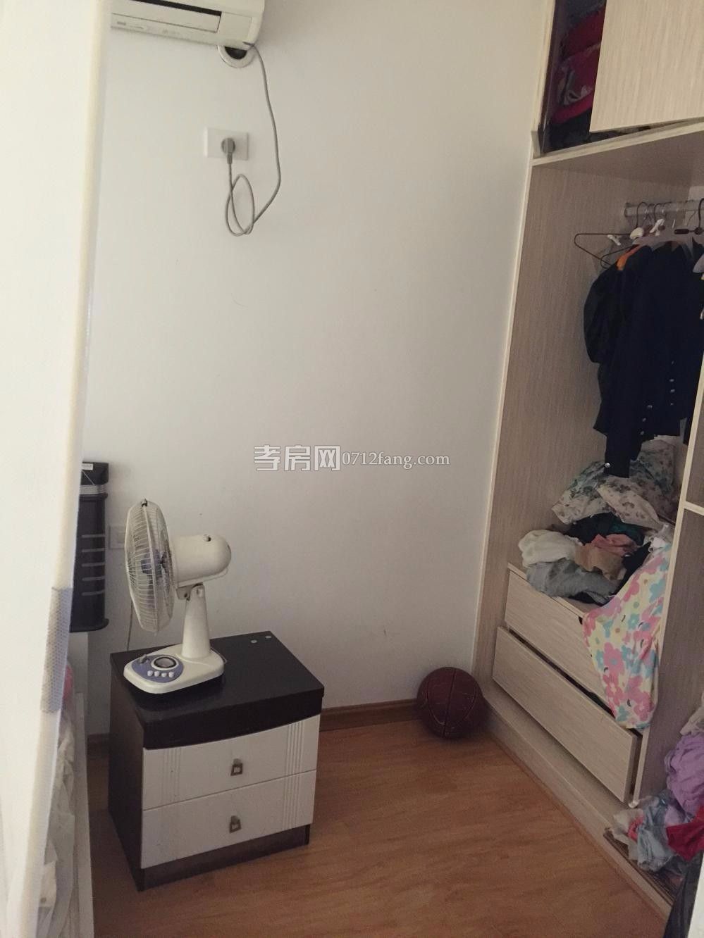 铜雀台2室2厅1卫60平精装45万