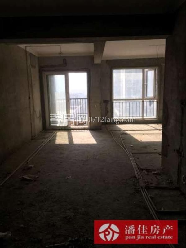 滿二掛口街131平中等裝修三面采光5樓拎包入住