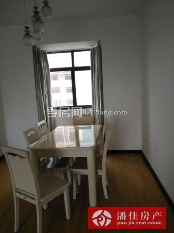 掛口小區(qū)大三房，精裝修，送全套家電，拎包入住