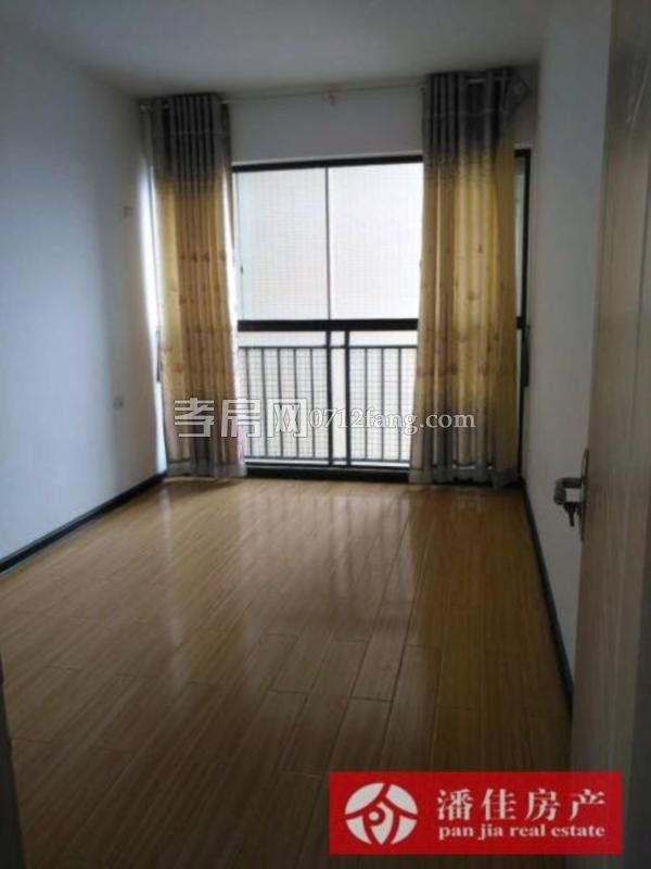 掛口小區(qū)大三房，精裝修，送全套家電，拎包入住