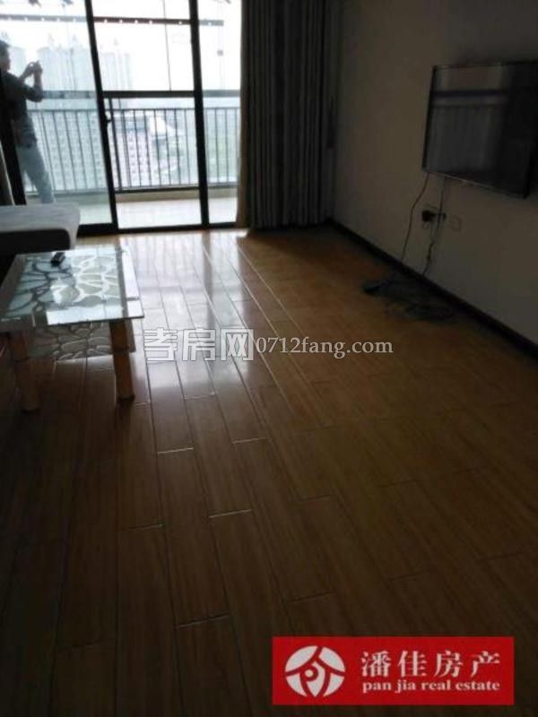 掛口小區(qū)大三房，精裝修，送全套家電，拎包入住