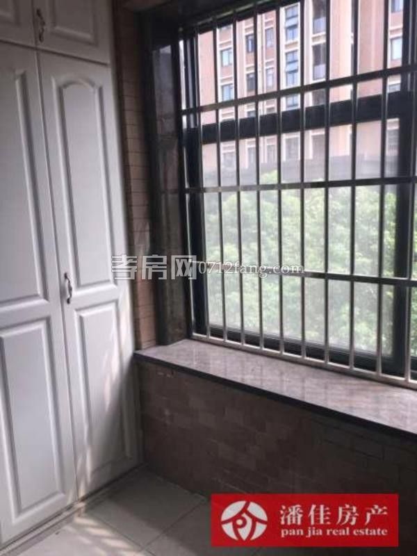 鼎觀世界3室2廳1衛(wèi)98平精裝修準(zhǔn)新房中間樓層