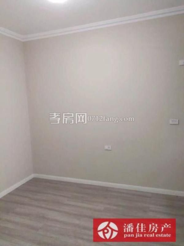 鼎觀世界3室2廳1衛(wèi)98平精裝修準(zhǔn)新房中間樓層