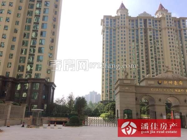 滿(mǎn)兩年北京一路合力公寓125.8平方2樓三居室62萬(wàn)