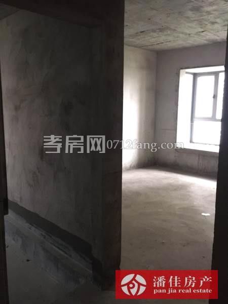 單價(jià)3100永新中學(xué)對(duì)面合力佳苑150平大三房二廳二衛(wèi)