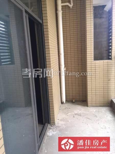 單價(jià)3100永新中學(xué)對(duì)面合力佳苑150平大三房二廳二衛(wèi)