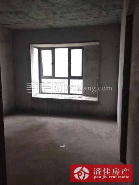 單價(jià)3100永新中學(xué)對(duì)面合力佳苑150平大三房二廳二衛(wèi)