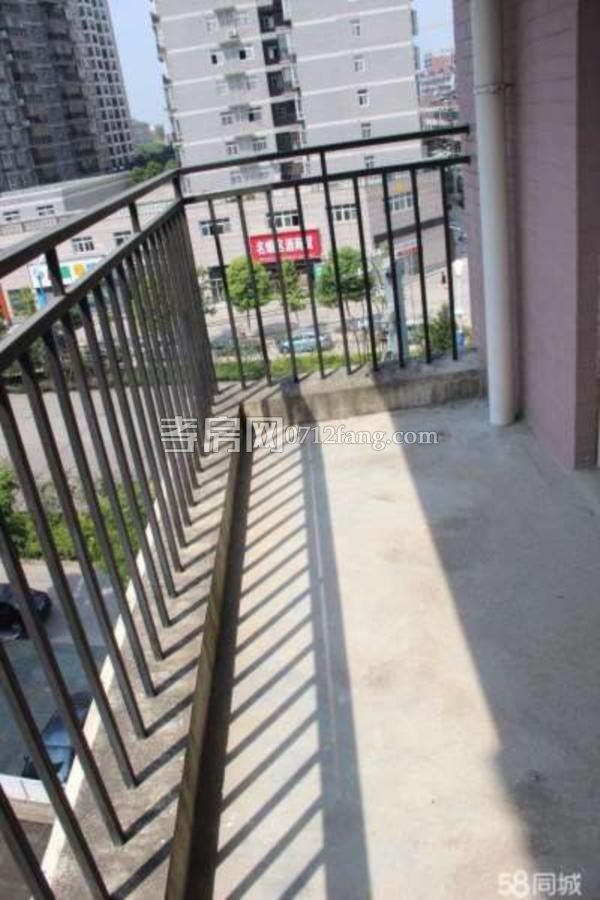 滿兩年濱湖天地蘭苑4室2廳2衛(wèi)2陽臺南北通透采光好