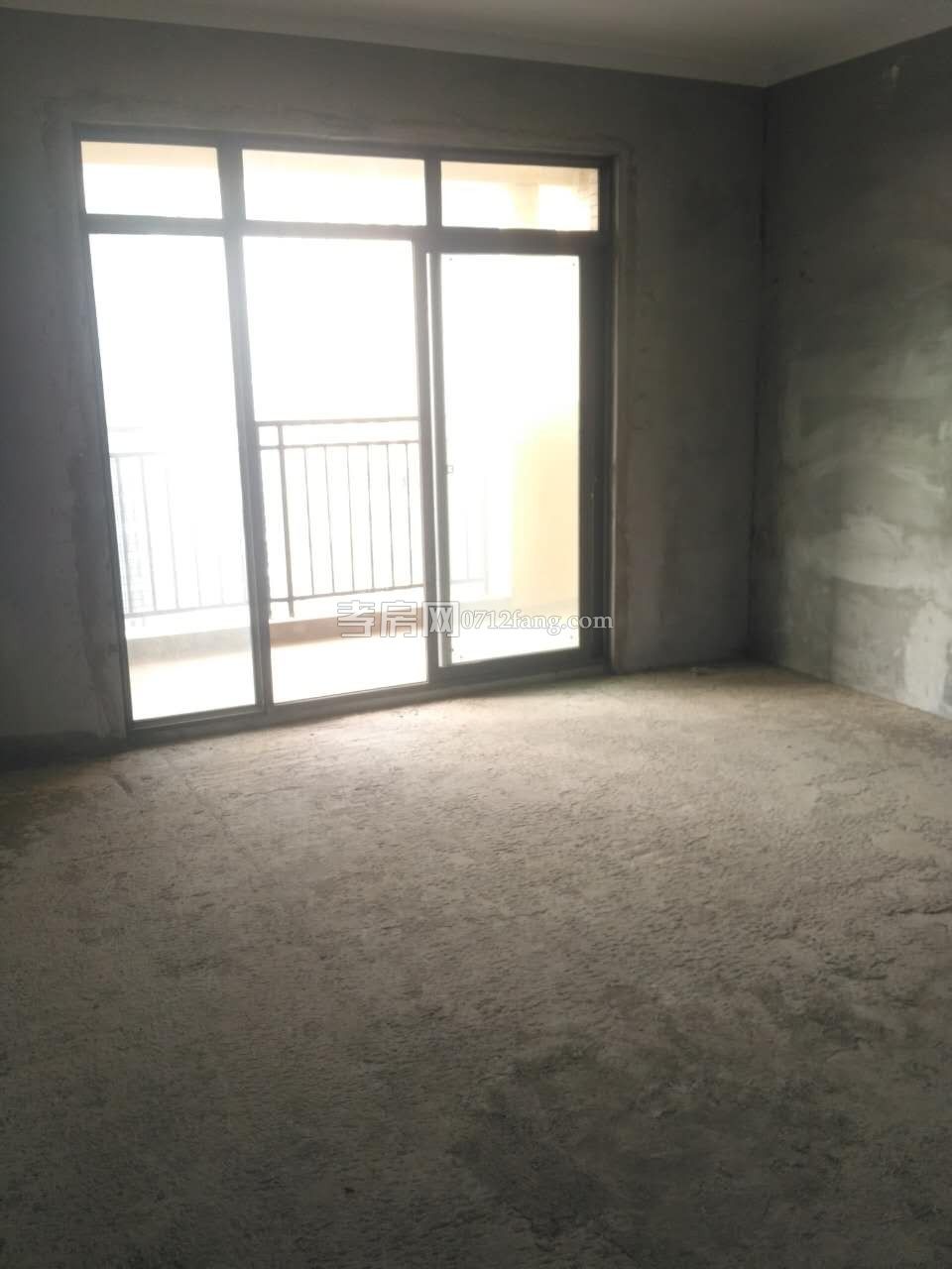 滿二體育館旁小康新村2室2廳1衛(wèi)109平精裝修拎包入住