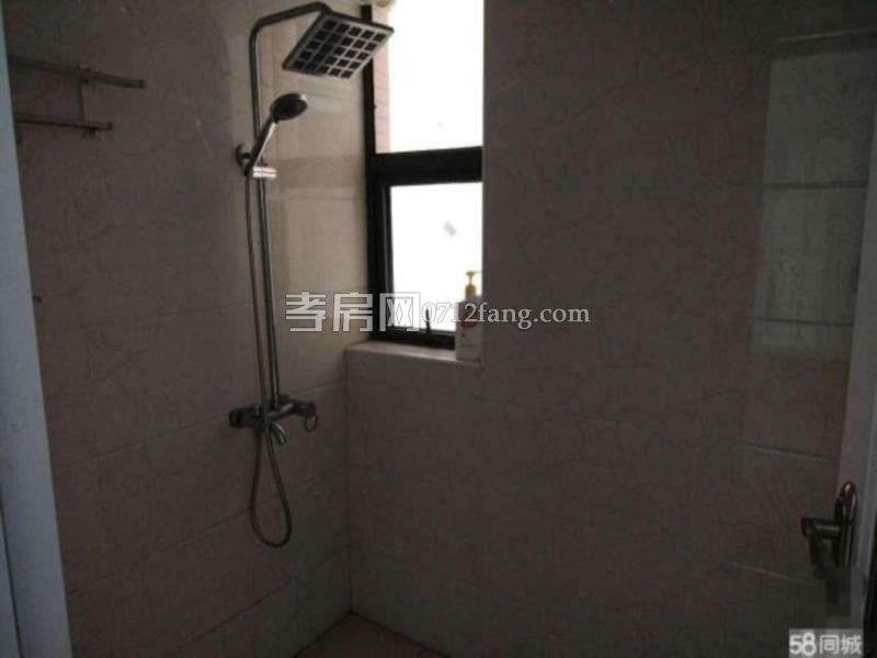 滿二宇濟(jì)商貿(mào)城100平精裝修文化路 楚環(huán)中學(xué)3樓