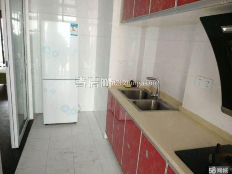 滿二宇濟(jì)商貿(mào)城100平精裝修文化路 楚環(huán)中學(xué)3樓