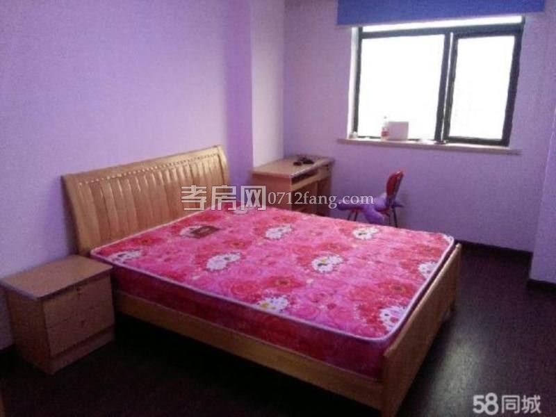 滿二宇濟(jì)商貿(mào)城100平精裝修文化路 楚環(huán)中學(xué)3樓