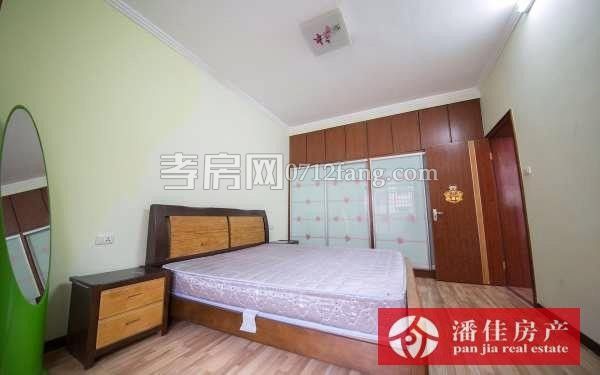 滿二了！錦繡后湖溫馨2室，中間樓層精裝修