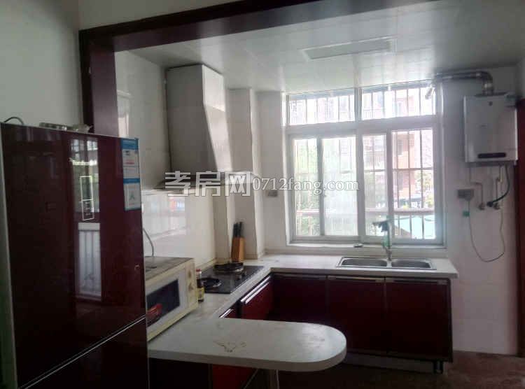 后錦繡雅苑3室2廳拎包入住