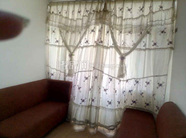 后錦繡雅苑3室2廳拎包入住