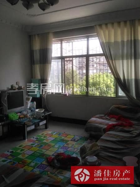 锦绣后湖三室二厅二卫131平精装修11层的9楼