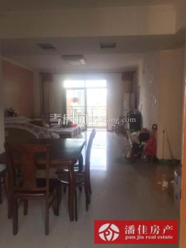 滿二宇濟(jì)商貿(mào)城100平精裝修文化路 楚環(huán)中學(xué)3樓