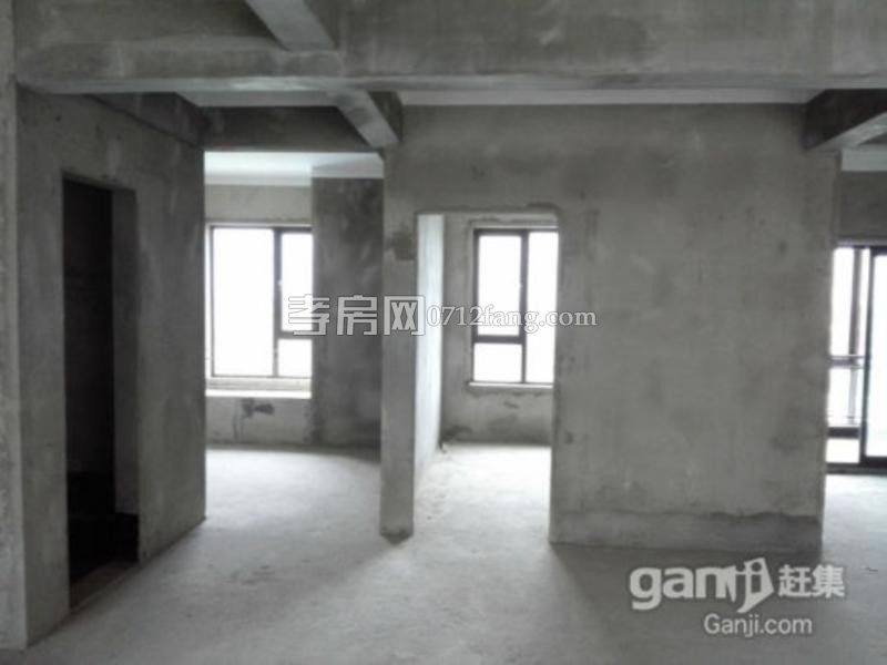 星河天街3室2廳1衛(wèi)2陽(yáng)臺(tái)97送15平觀景高層