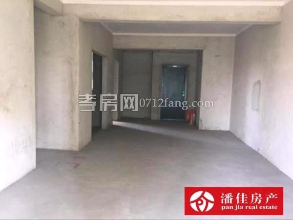 锦绣后湖三室二厅二卫131平精装修11层的9楼