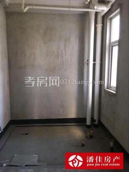 锦绣后湖三室二厅二卫131平精装修11层的9楼