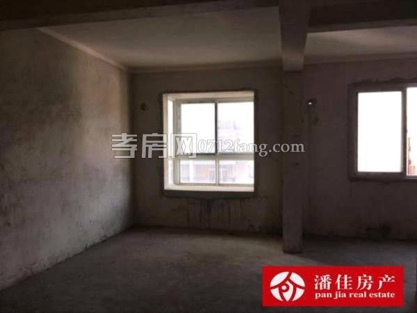 锦绣后湖三室二厅二卫131平精装修11层的9楼