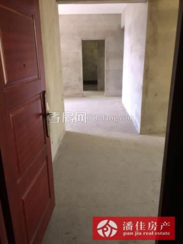 乾坤豪府二期帶車位139平3室2廳2衛(wèi)南北通透