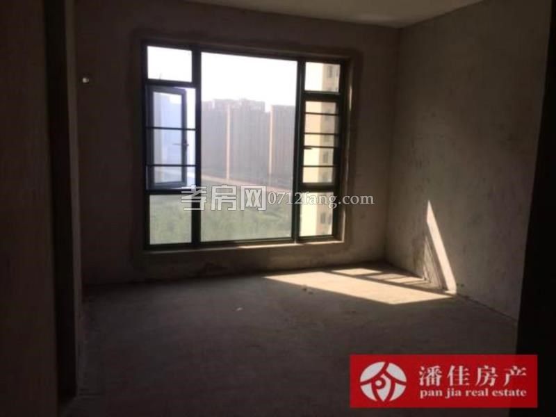 乾坤豪府二期帶車位139平3室2廳2衛(wèi)南北通透