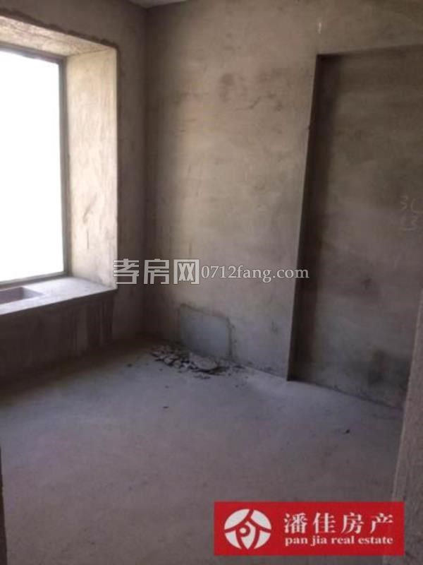 乾坤豪府二期帶車位139平3室2廳2衛(wèi)南北通透